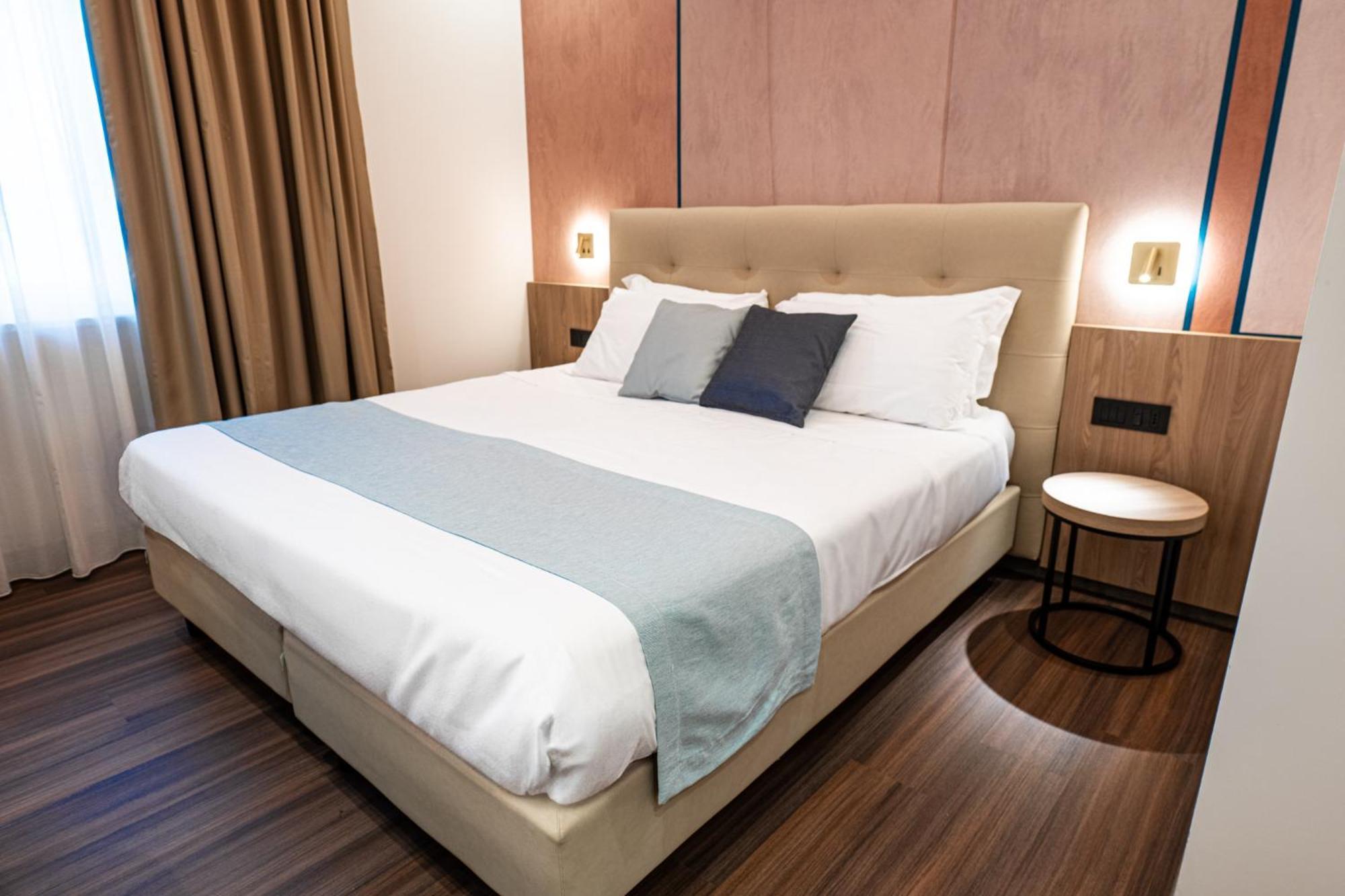 Hotel Vittoria Помпей Екстериор снимка