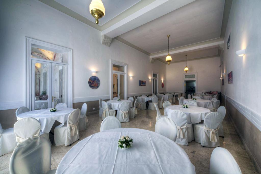 Hotel Vittoria Помпей Екстериор снимка
