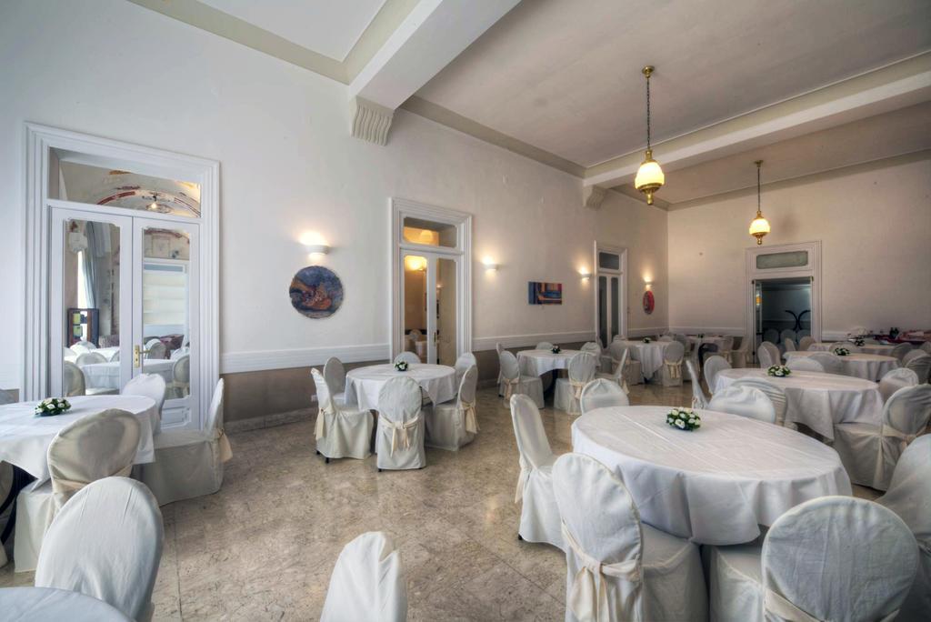 Hotel Vittoria Помпей Екстериор снимка