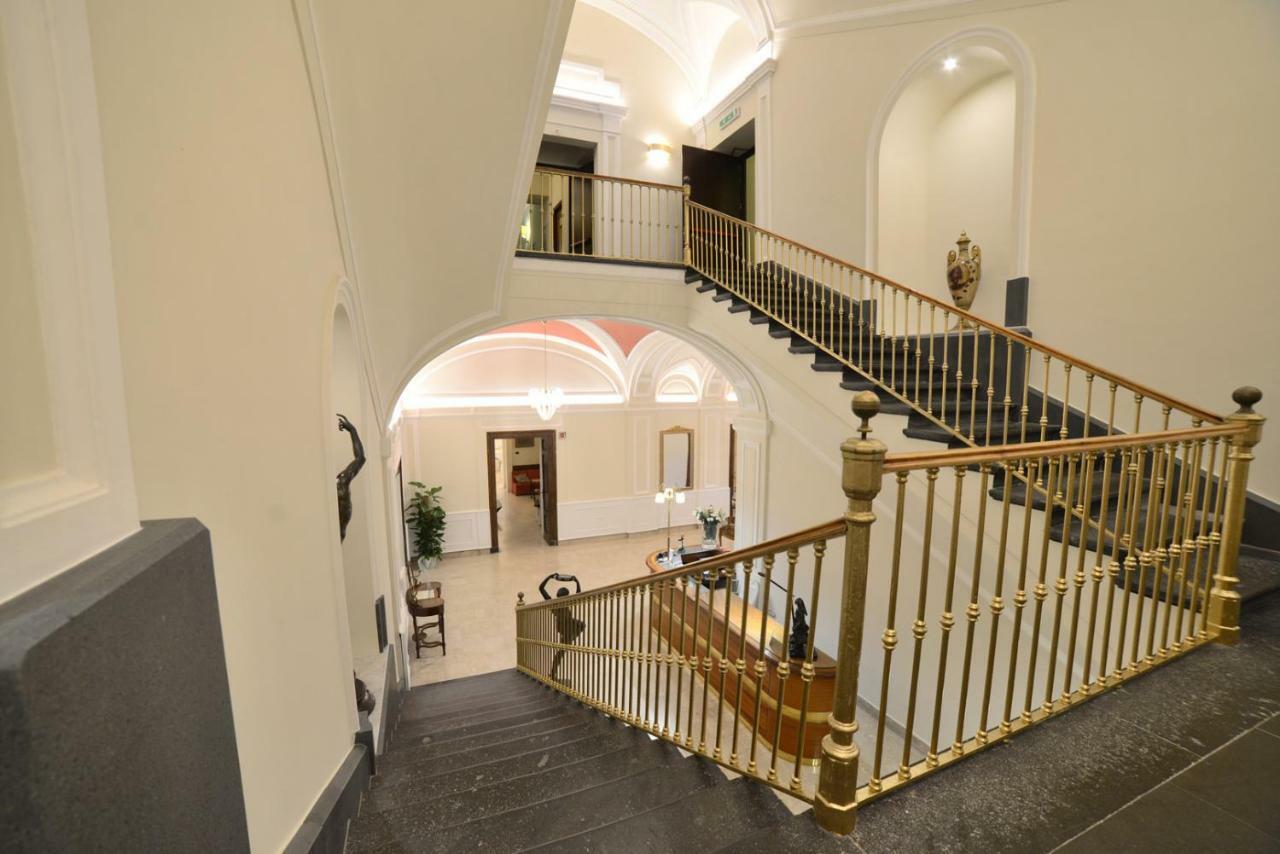Hotel Vittoria Помпей Екстериор снимка