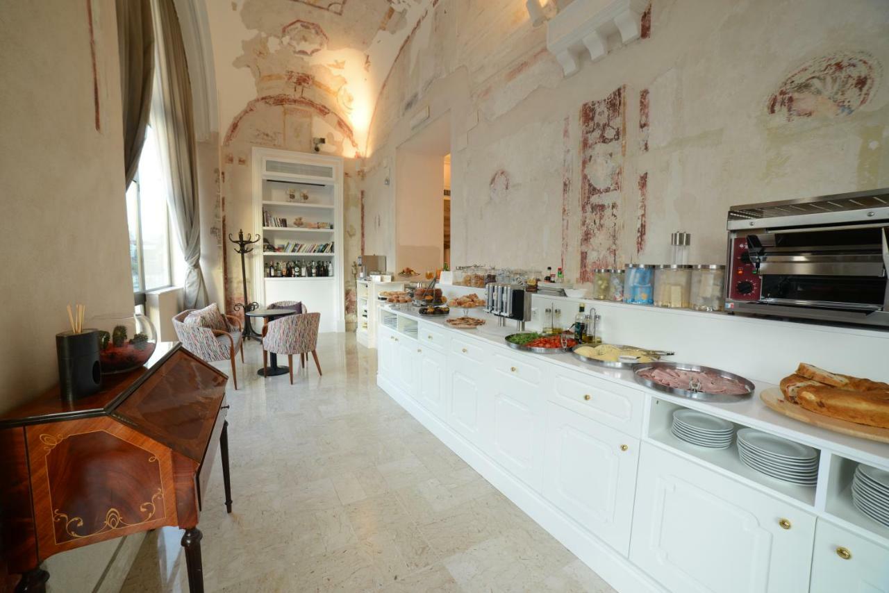 Hotel Vittoria Помпей Екстериор снимка