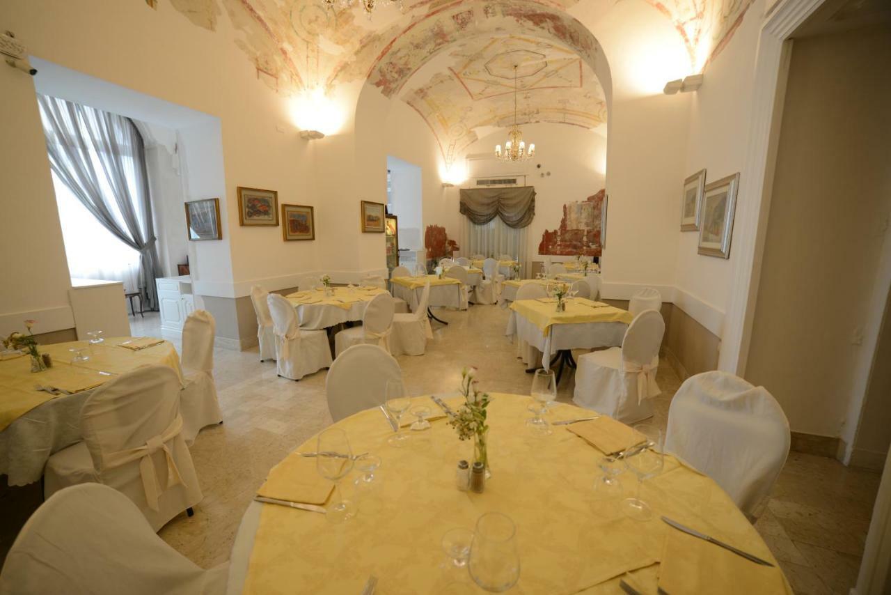Hotel Vittoria Помпей Екстериор снимка